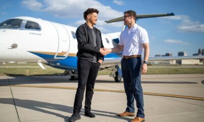 Patrick Mahomes with his Pilot shaking hands