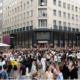 aylor Swift fans gather in Vienna’s streets to sing her songs after canceled concertsi