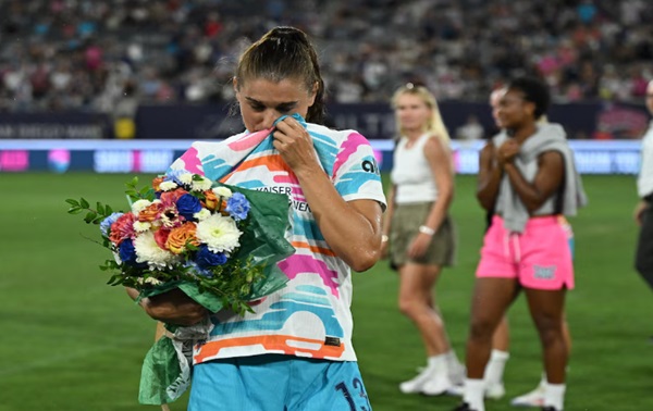 Alex Morgan crying on her retirement day