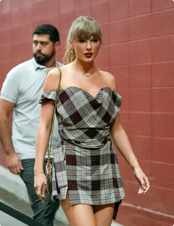 Co-founder of cosmetics company manifests Taylor Swift wearing her product