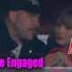 Taylor Swift shows off engagement ring