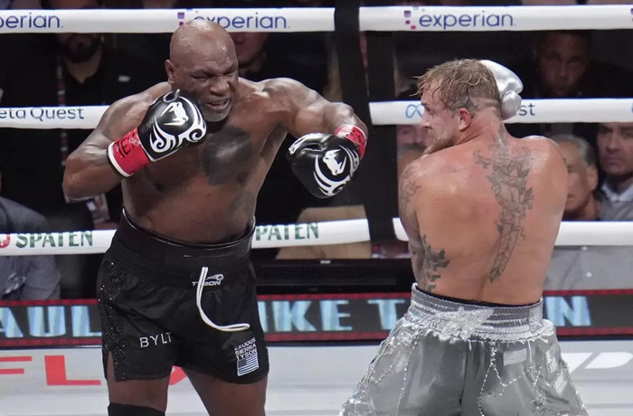 Mike Tyson vs Jake Paul fighting