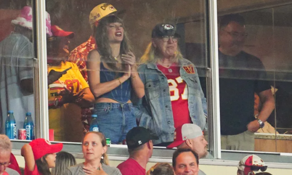 Taylor Swift's Mom Is Trending After Donna Kelce Interaction in Chiefs-Bucs Game - Athlon Sports