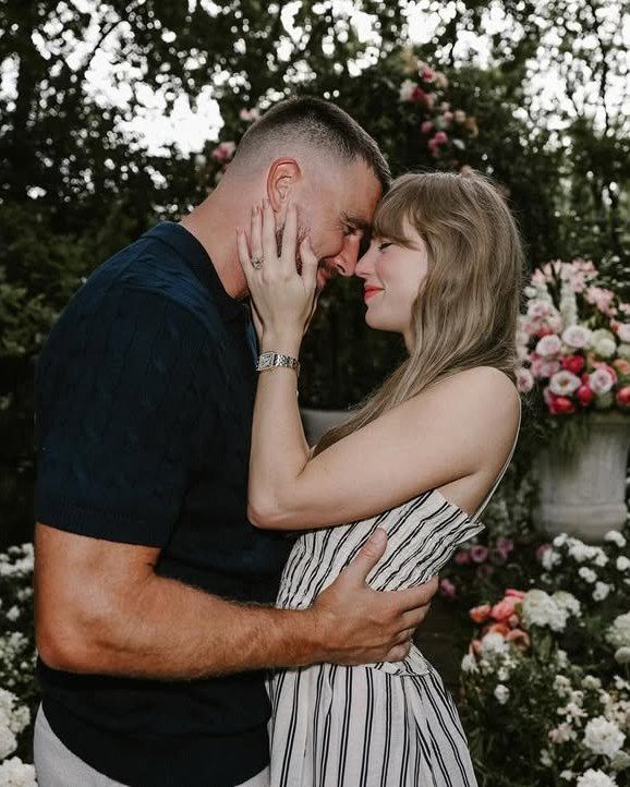 Taylor Swift and Travis Kelce Spark Massive Reactions as Fans Notice Something Changing